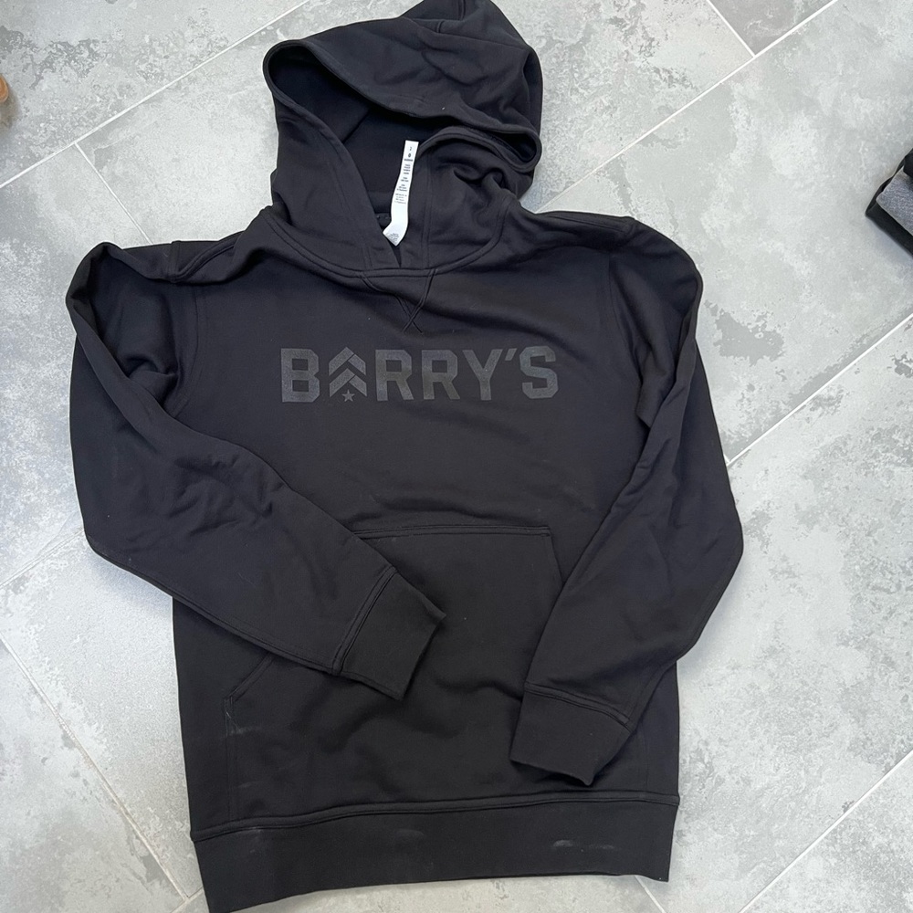 NWOT BARRY’s Lululemon hoodie